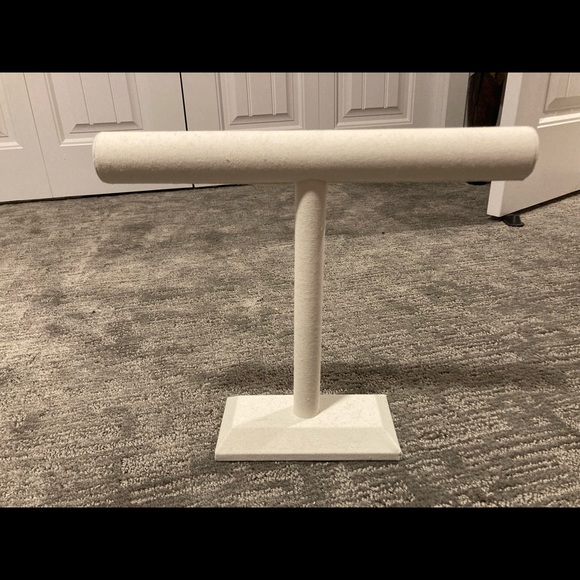 Necklace/bracelet organizer. - Picture 1 of 5